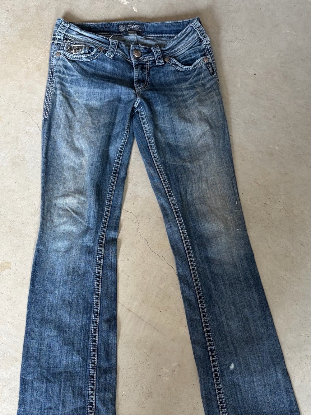 Silver Jeans Co. Suki Flap Bootcut Jeans W27 L33 | Rhinestone Studded Pockets